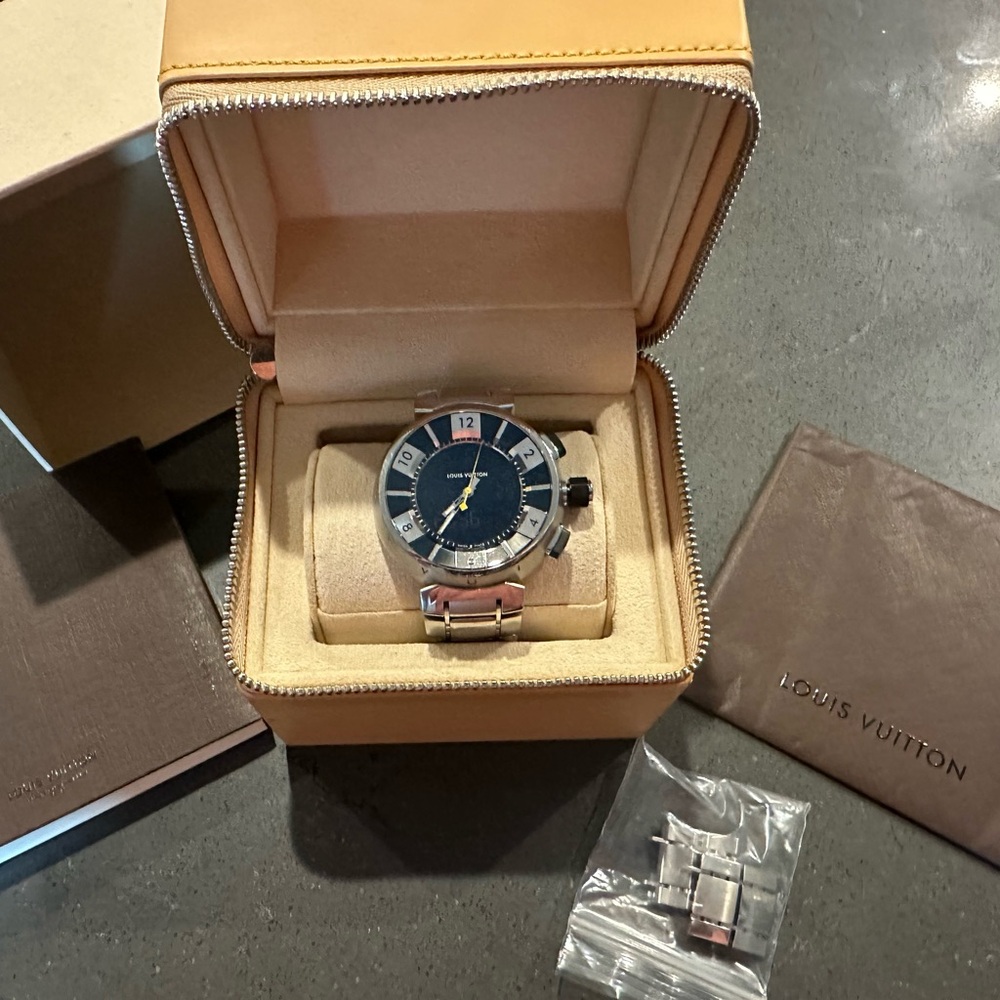 COPY - unisex Louis Vuitton Tambour Authentic with all packaging Q118F